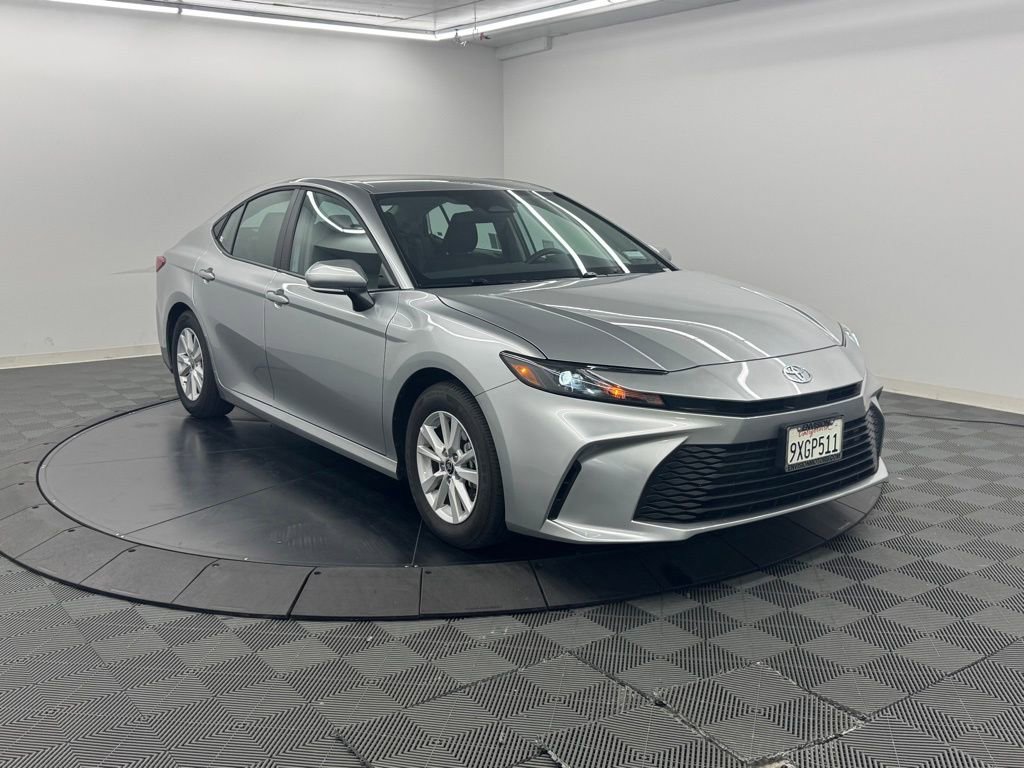 Used 2026 Toyota Camry LE FWD image 4