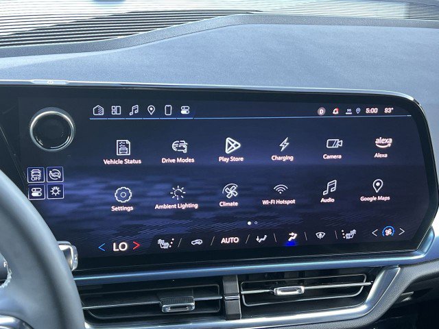 Used 2025 Chevrolet Equinox EV LT w/ Convenience Package image 13