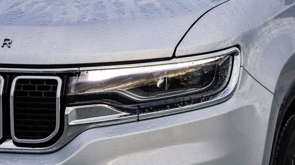 Used 2024 Jeep Wagoneer L Series II w/ Flexible Seating Group image 5