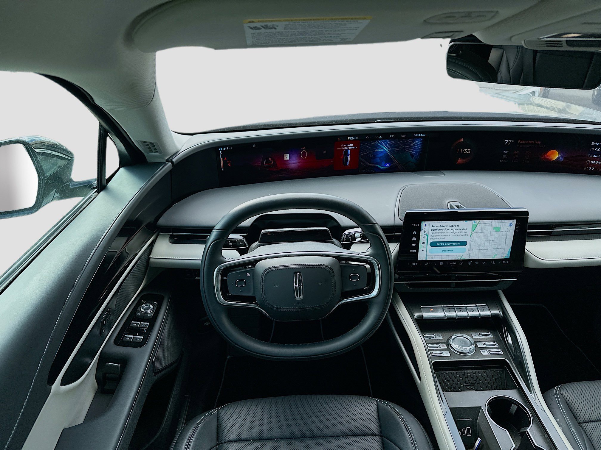 Used 2025 Lincoln Nautilus Premier image 19