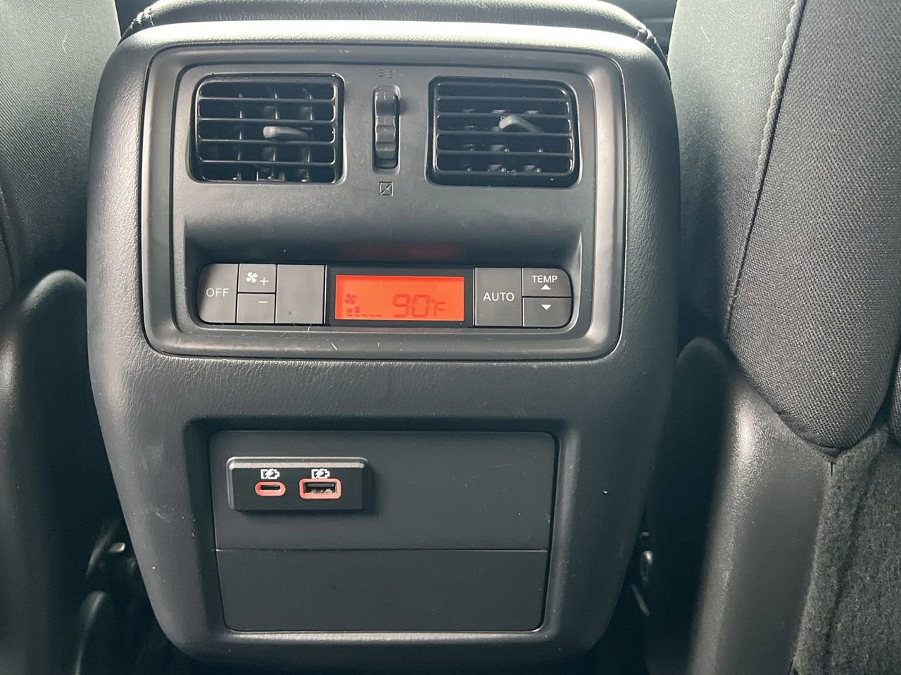 Used 2020 Nissan Pathfinder SV image 25