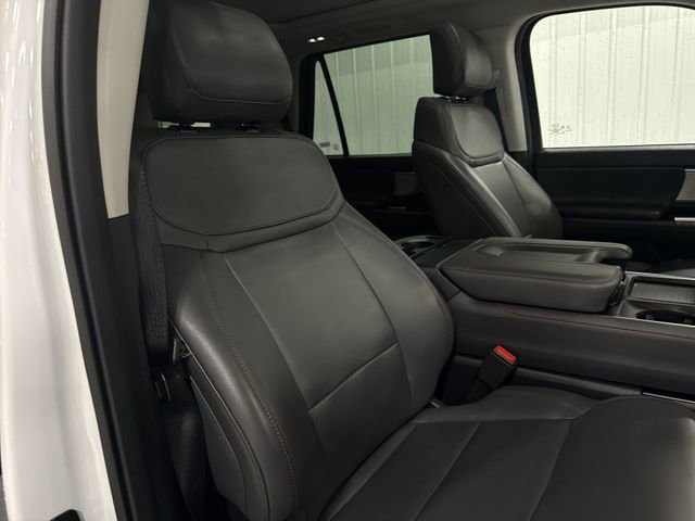 Used 2025 Ford Expedition Active AWD/4WD image 32
