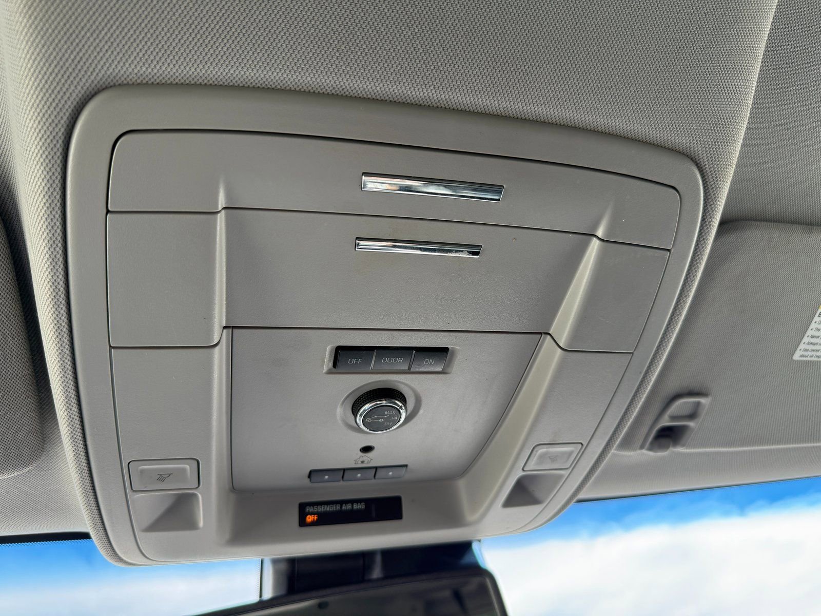 Used 2019 Chevrolet Suburban LT image 25