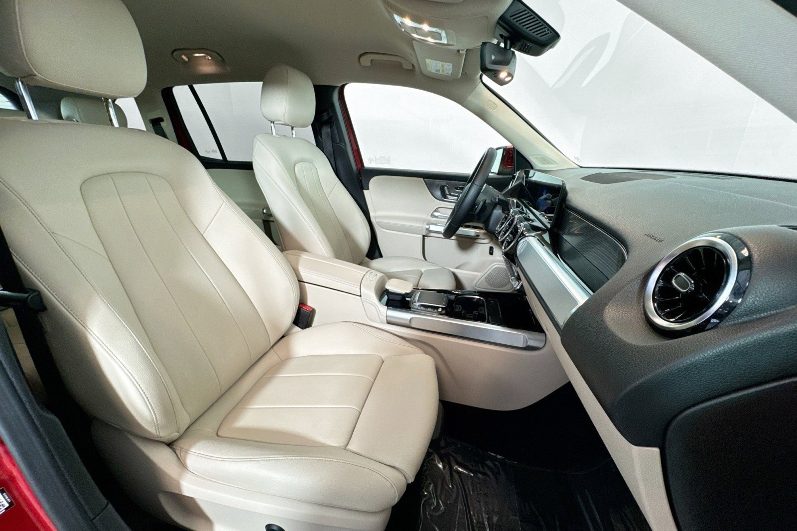 Used 2021 Mercedes-Benz GLB 250 4MATIC image 26