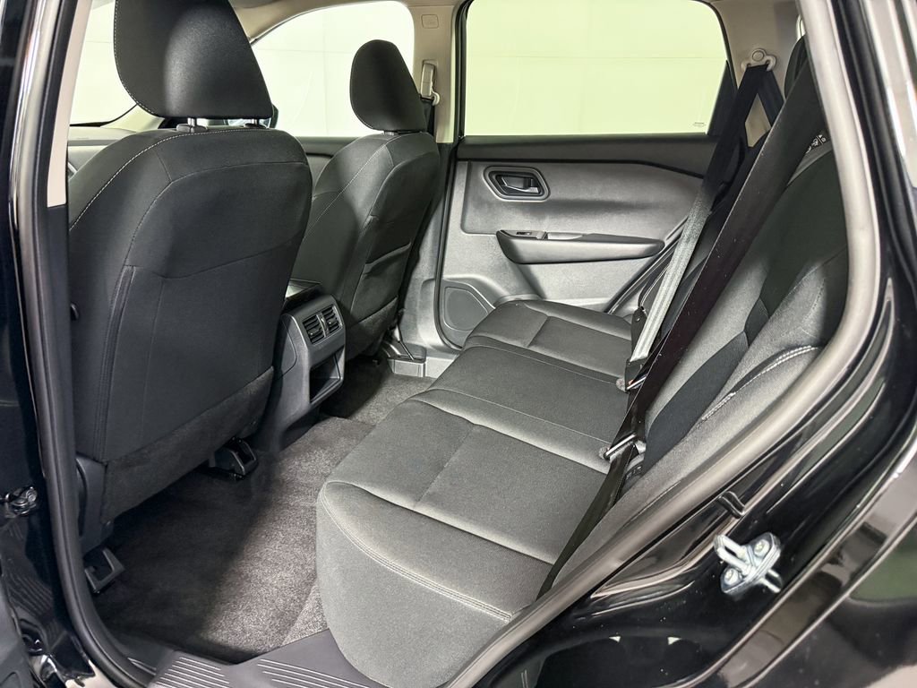 Certified 2025 Nissan Rogue S image 32