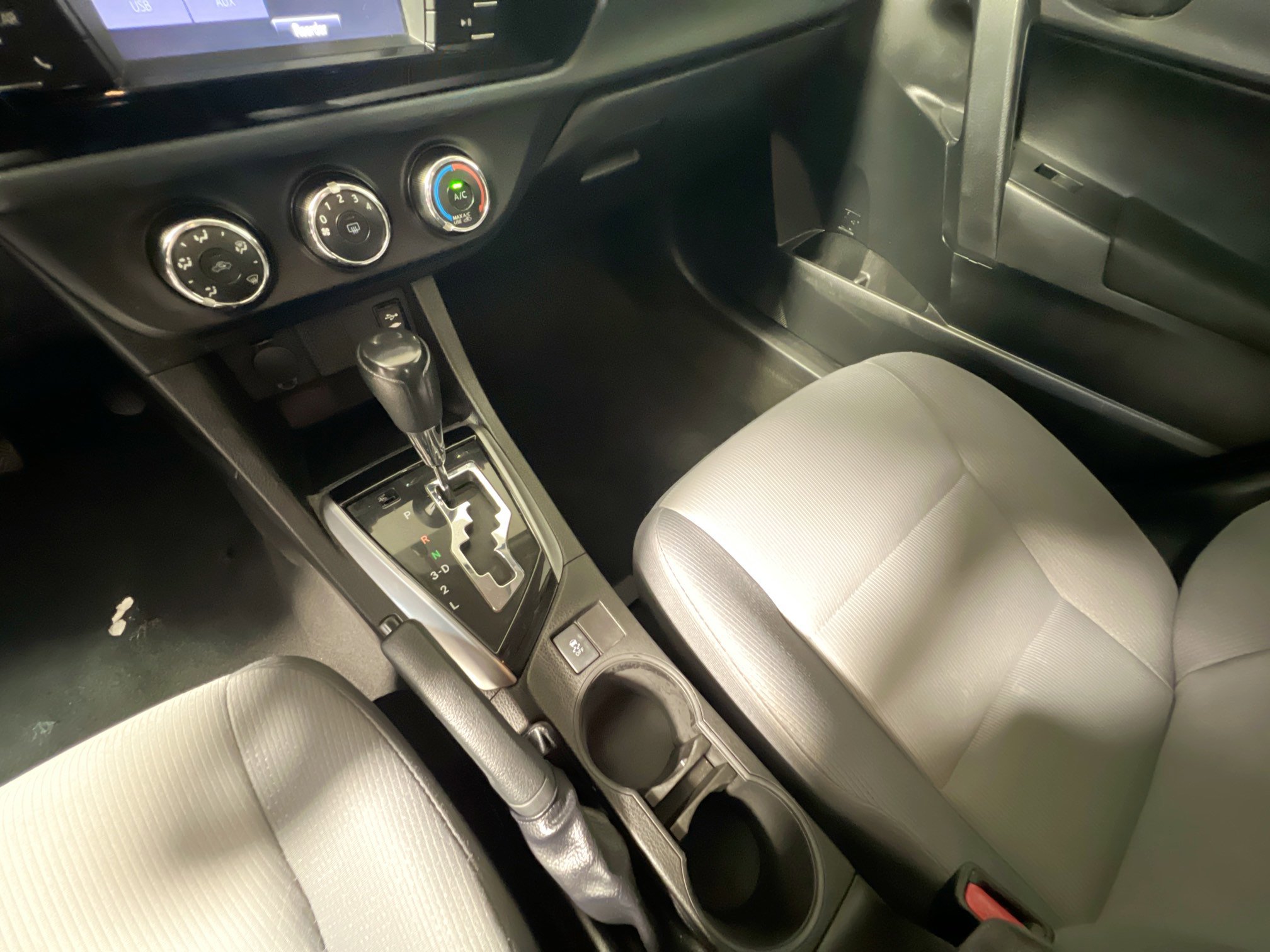 Used 2016 Toyota Corolla L image 25