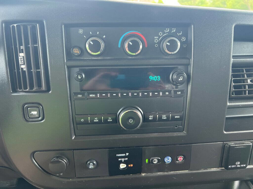 Used 2019 Chevrolet Express 3500 LS RWD image 25