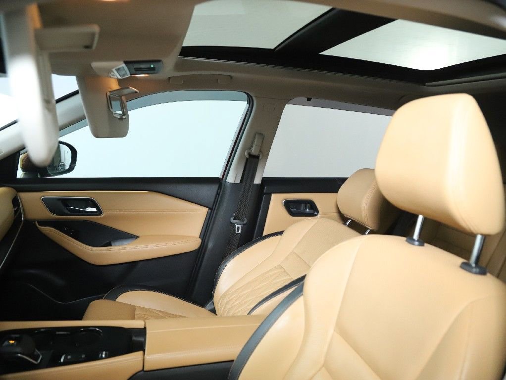 Used 2021 Nissan Rogue Platinum image 21