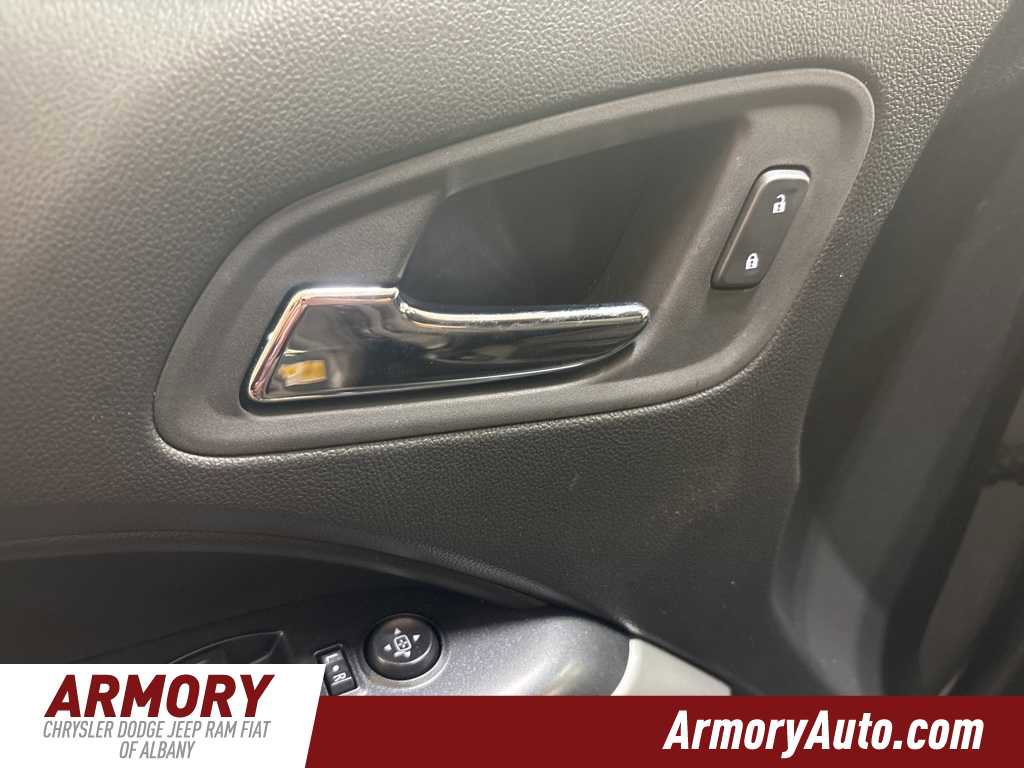 Used 2022 Chevrolet Colorado LT w/ LT Convenience Package image 9