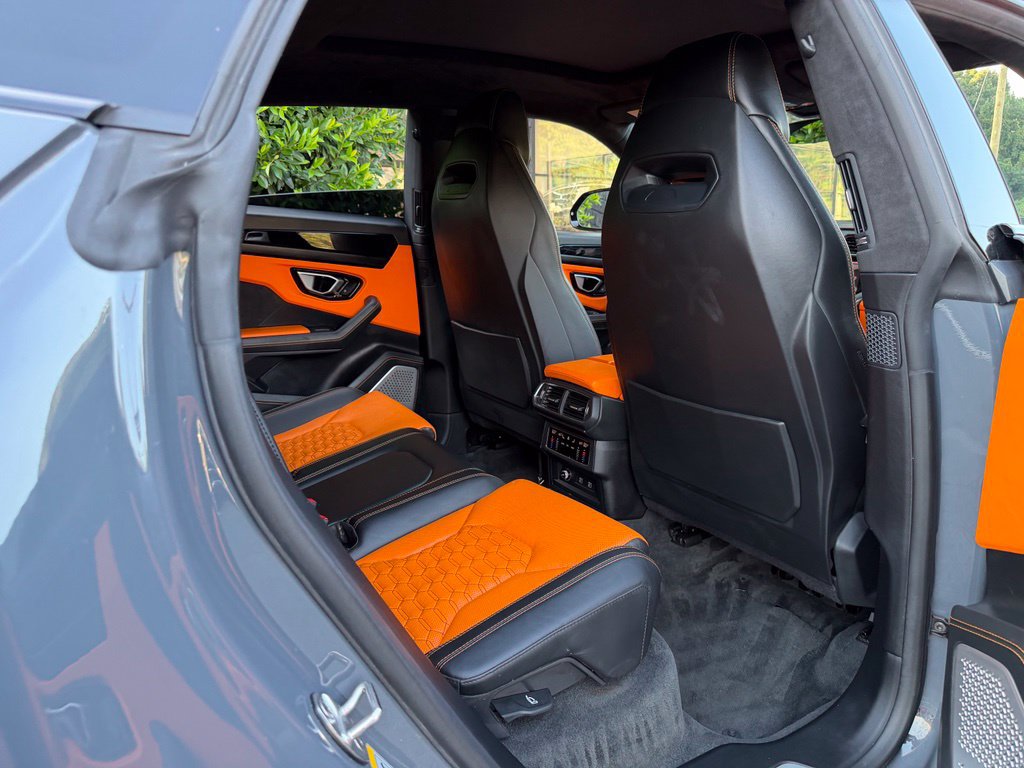 Used 2022 Lamborghini Urus AWD/4WD image 39