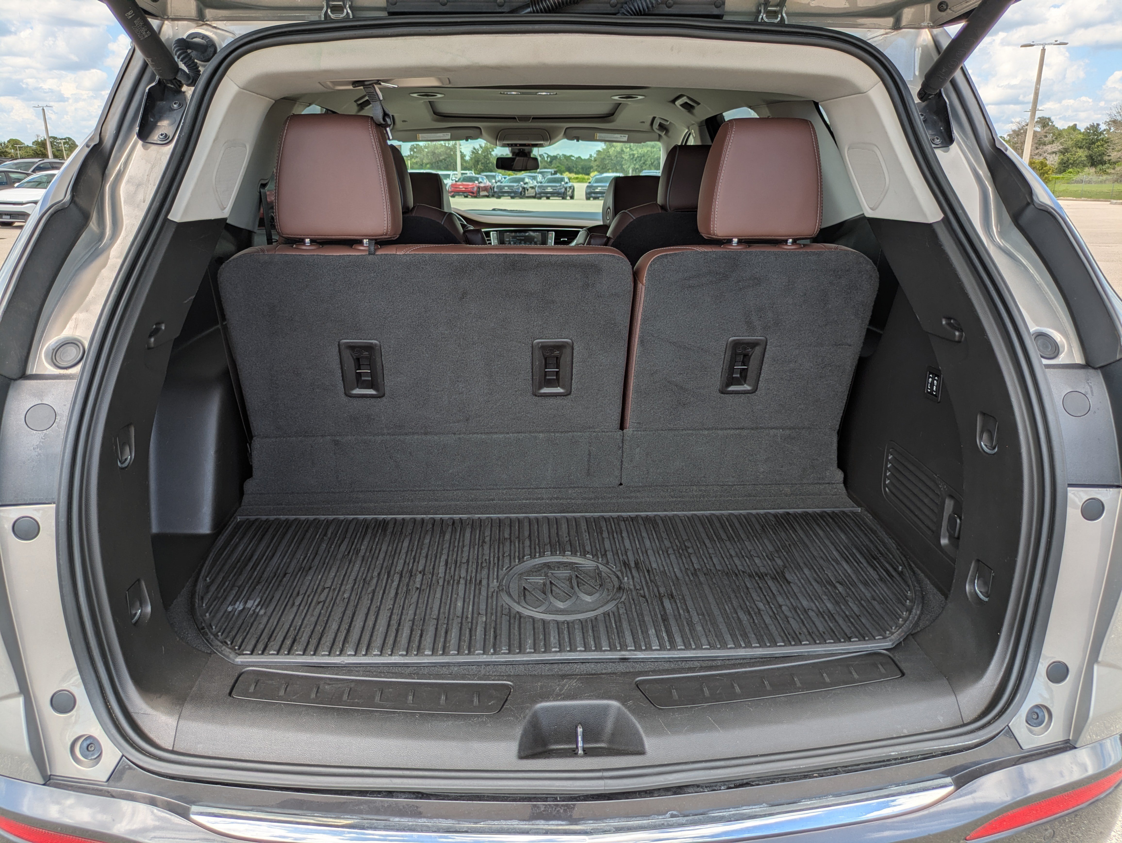 Used 2019 Buick Enclave Avenir w/ Avenir Technology Package AWD/4WD image 13