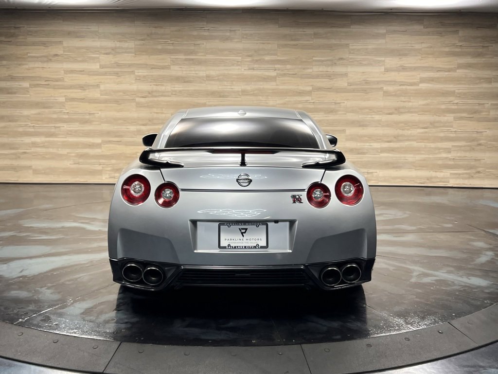 Used 2016 Nissan GT-R Black Edition image 17