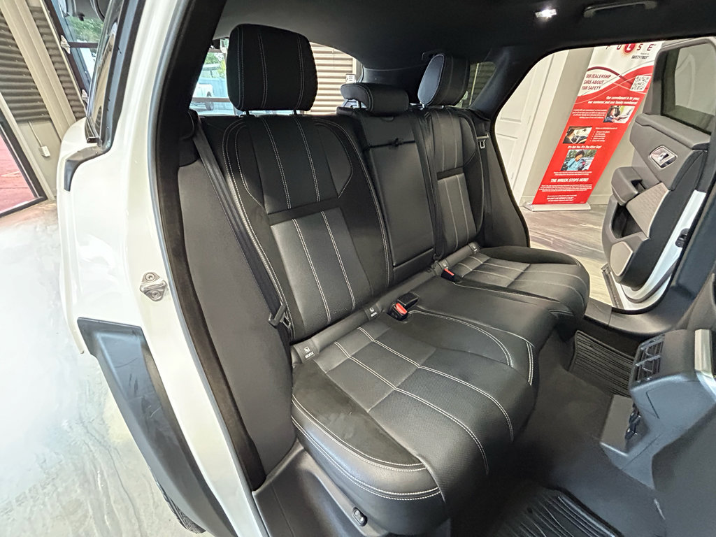 Used 2018 Land Rover Range Rover Velar R-Dynamic SE AWD/4WD image 5