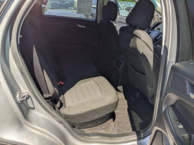Used 2020 Ford Edge SE FWD image 13