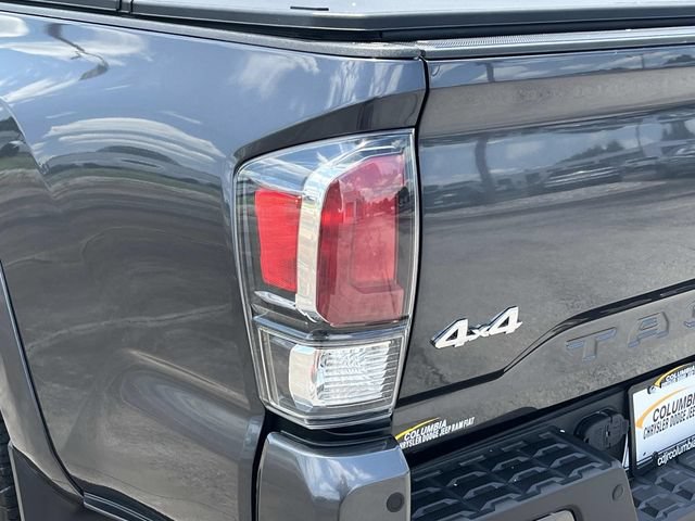 Used 2022 Toyota Tacoma Limited AWD/4WD image 12