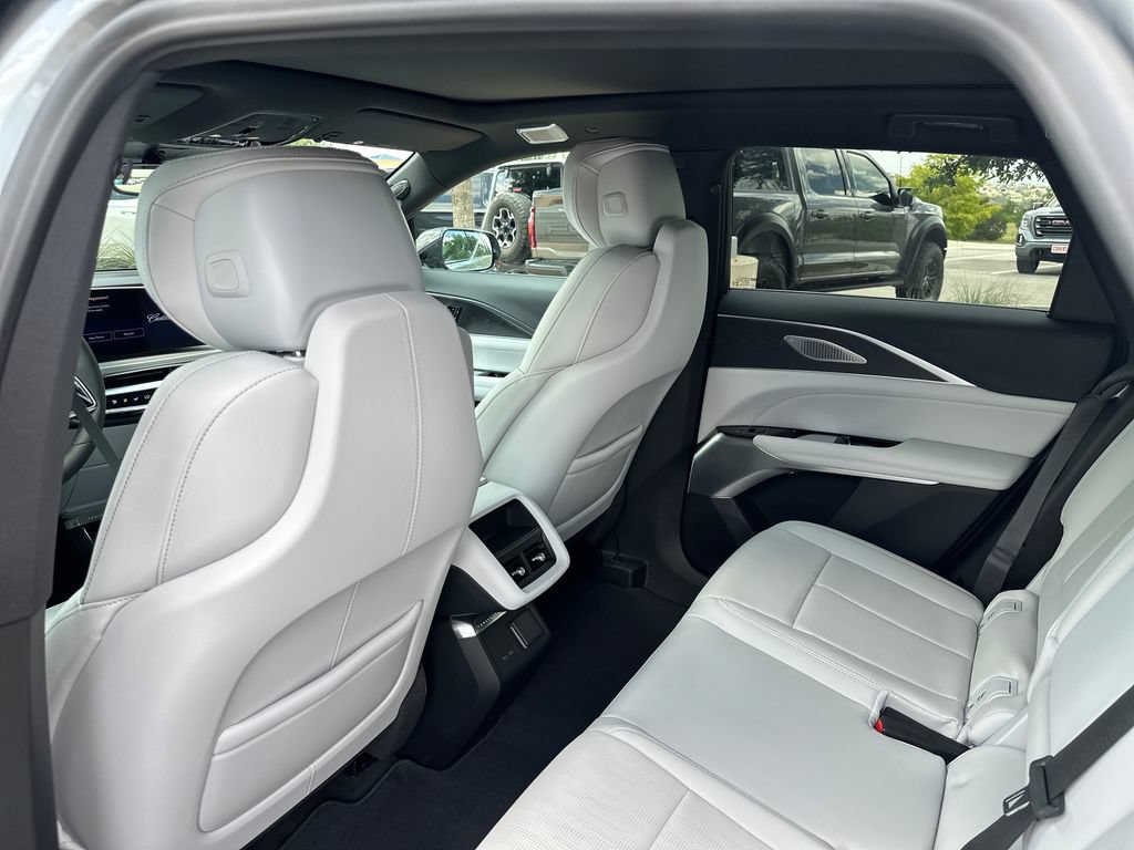 New 2026 Cadillac Lyriq Premium Luxury w/ LPO, Floor Liner Package AWD/4WD image 35