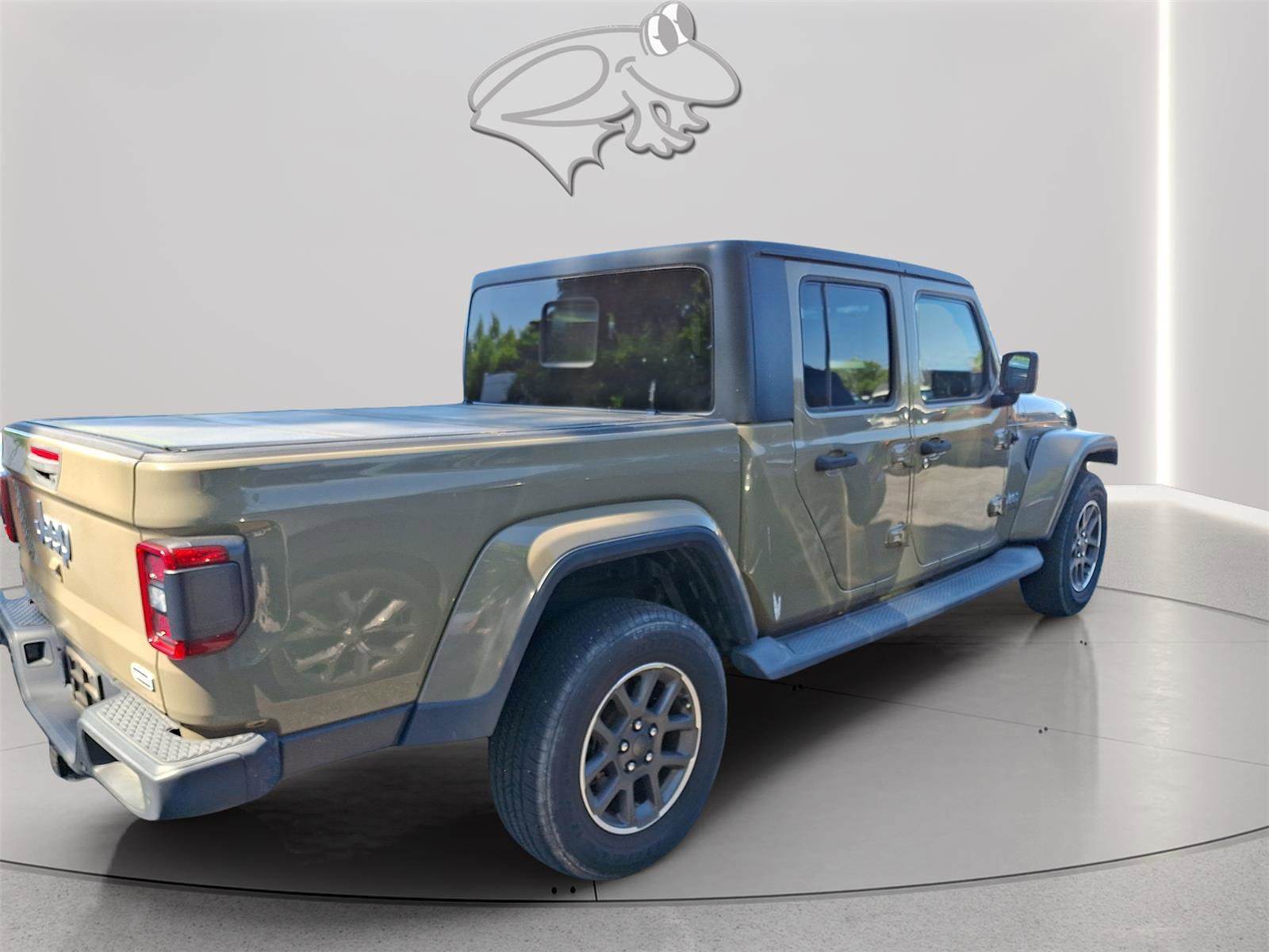 Used 2020 Jeep Gladiator Overland AWD/4WD image 2