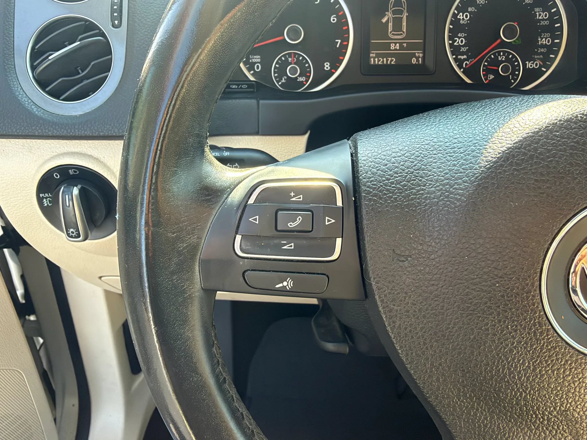 Used 2015 Volkswagen Tiguan SE FWD image 17