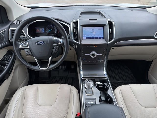 Used 2020 Ford Edge Titanium w/ Equipment Group 301A AWD/4WD image 9