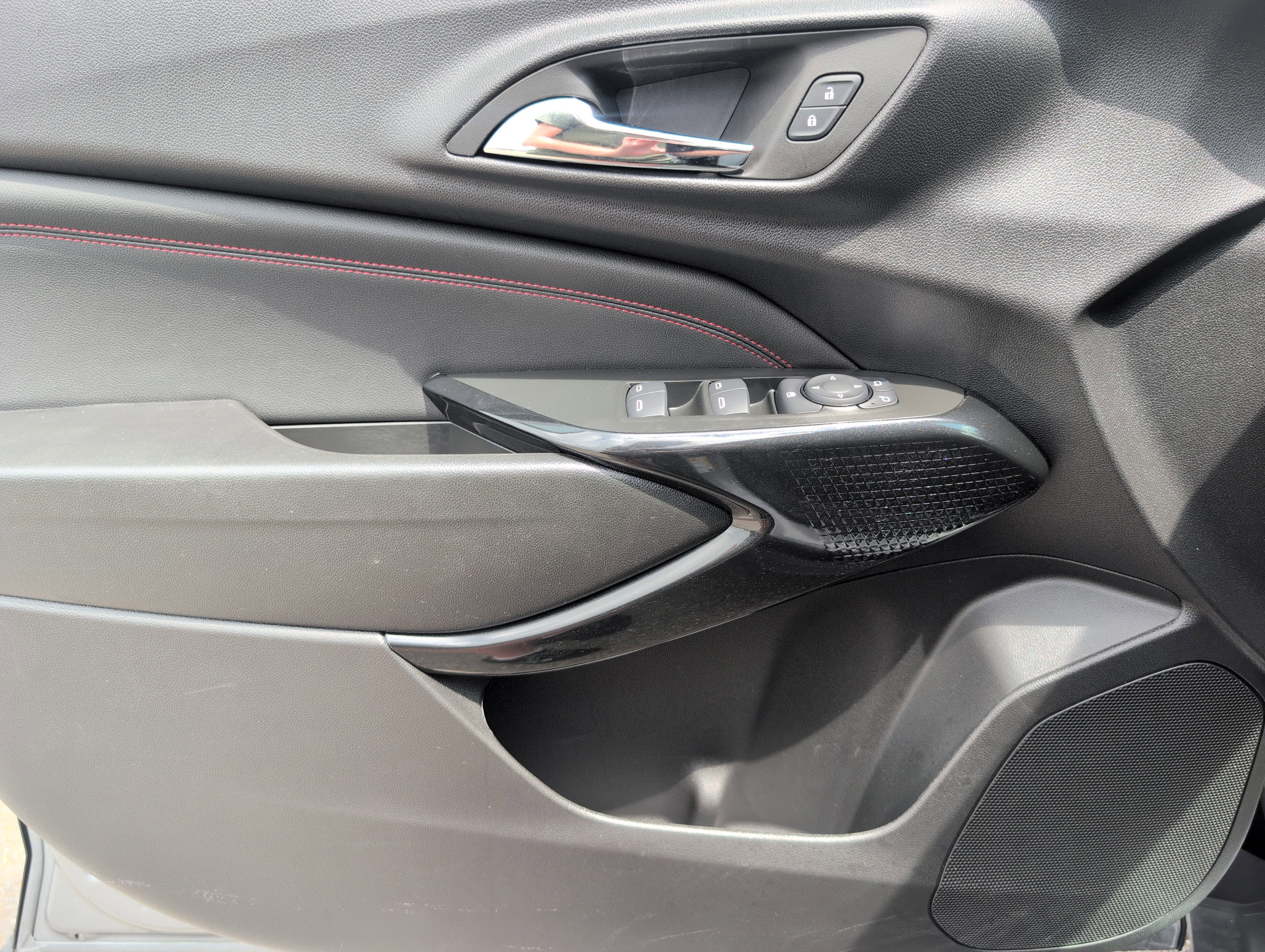 Certified 2026 Chevrolet Trax RS FWD image 15
