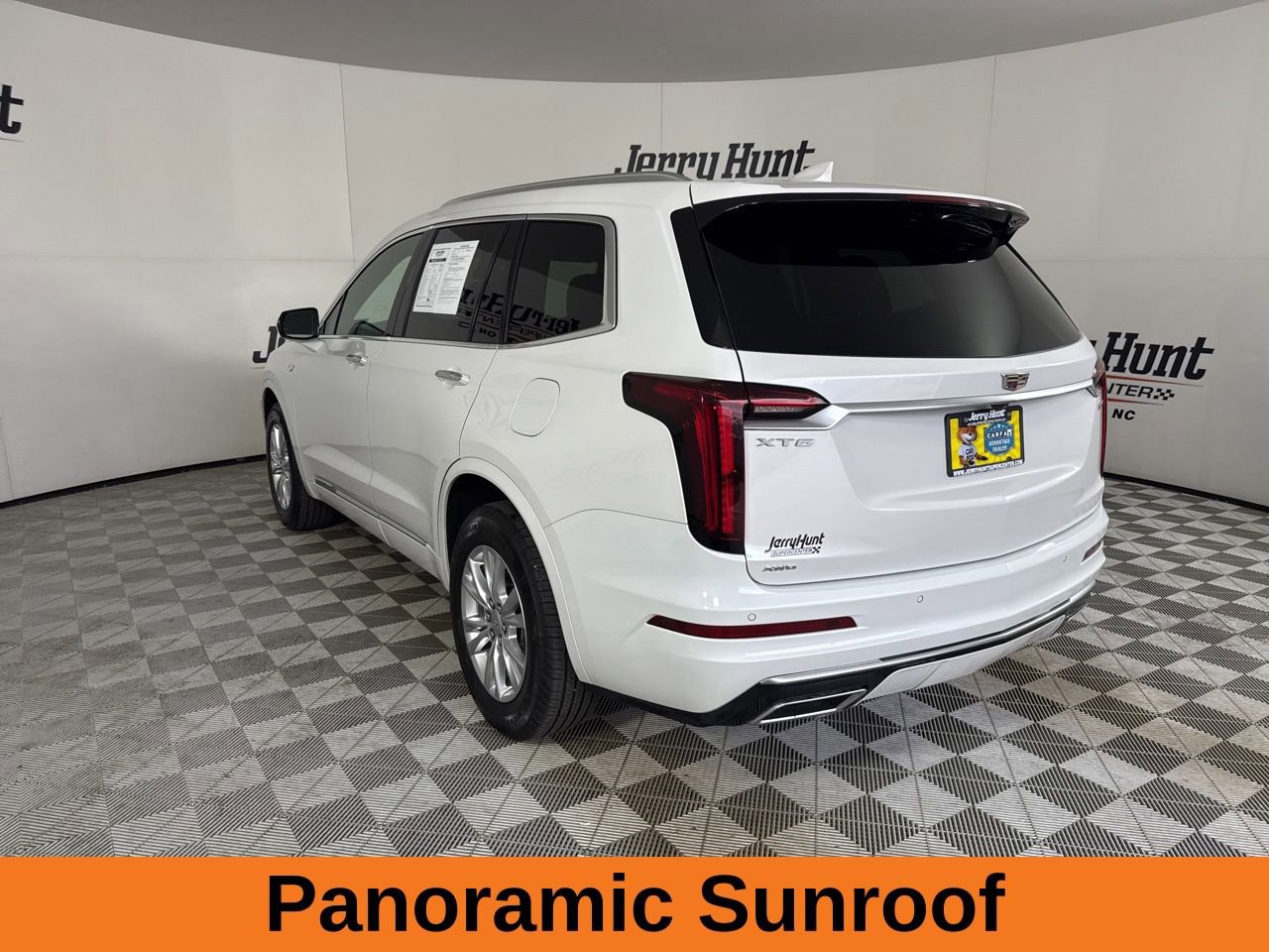 Used 2024 Cadillac XT6 Luxury w/ LPO, Floor Liner Package image 7