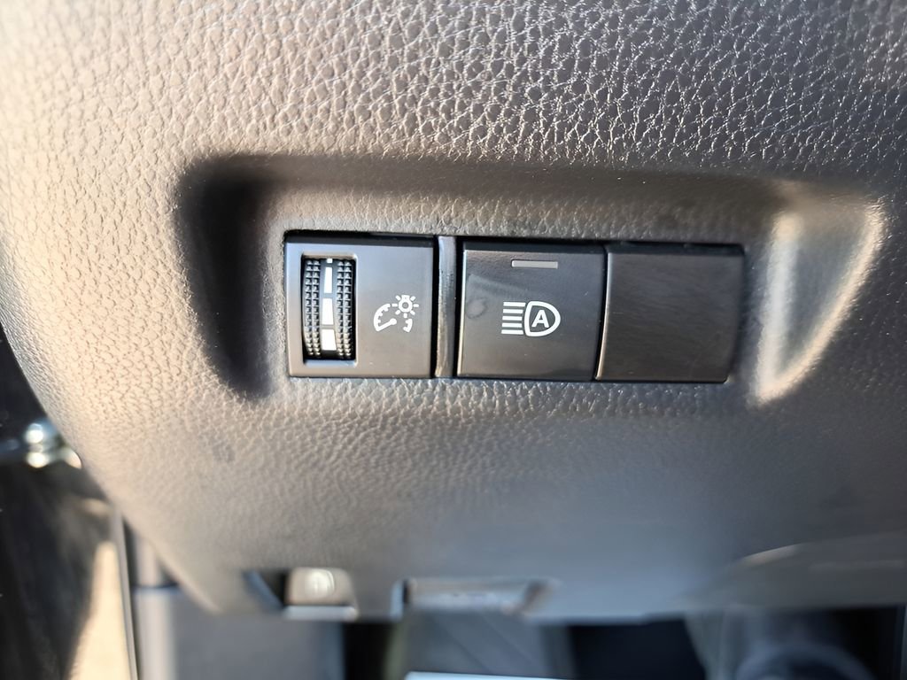 Used 2024 Toyota RAV4 AWD Hybrid image 28