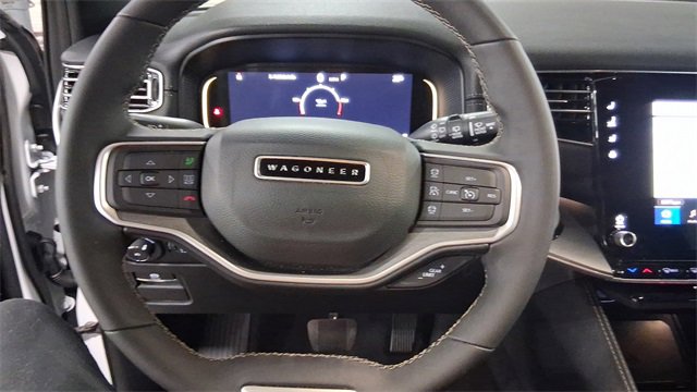 Used 2025 Jeep Wagoneer L Series II w/ 8-pass Seating Package image 13