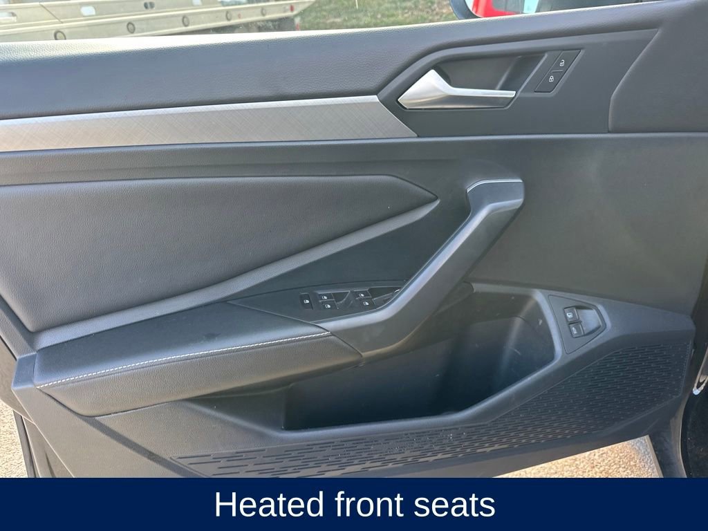 Used 2022 Volkswagen Jetta SE image 12