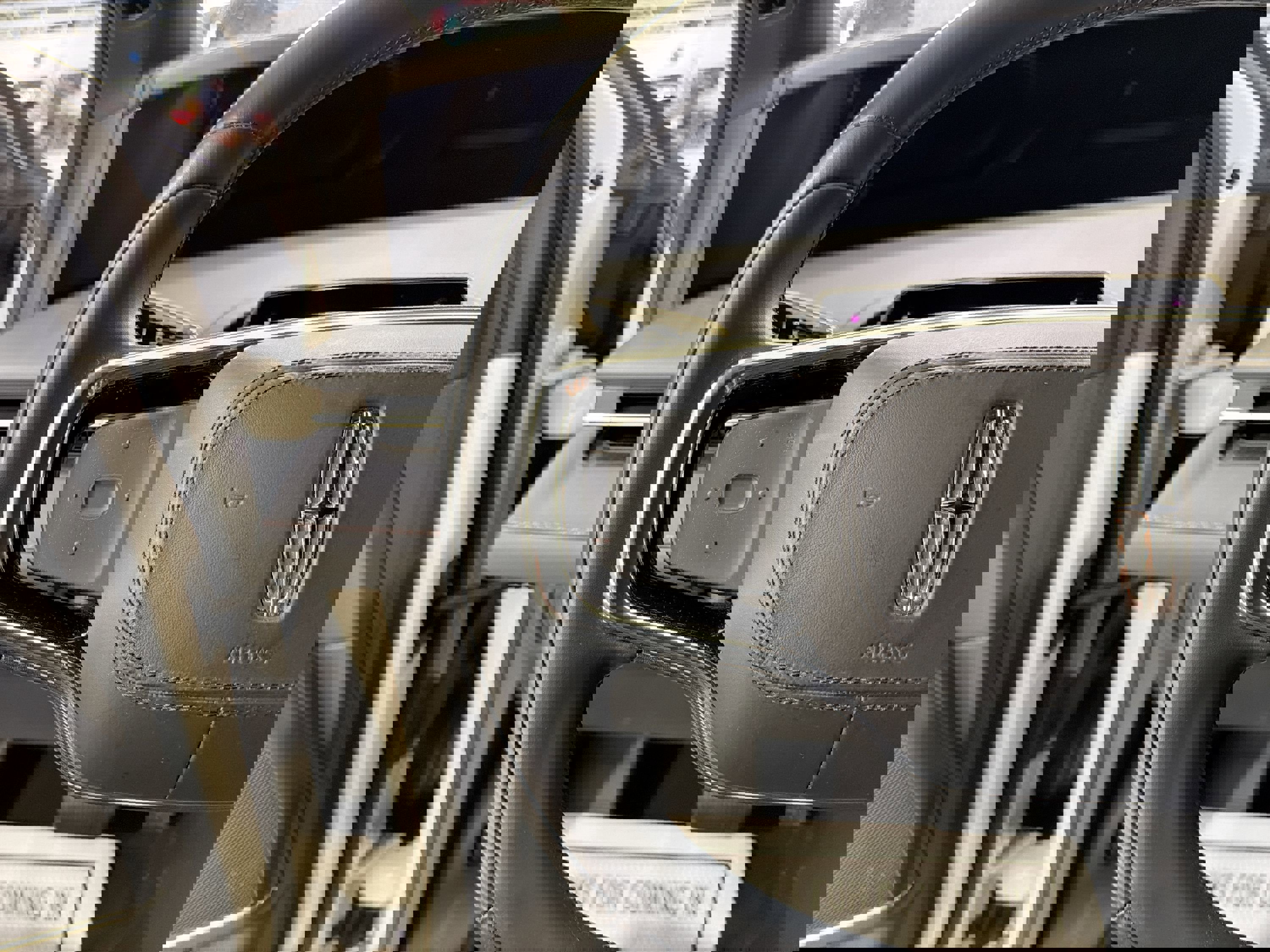 Used 2025 Lincoln Nautilus Premier w/ Jet Appearance Package image 14