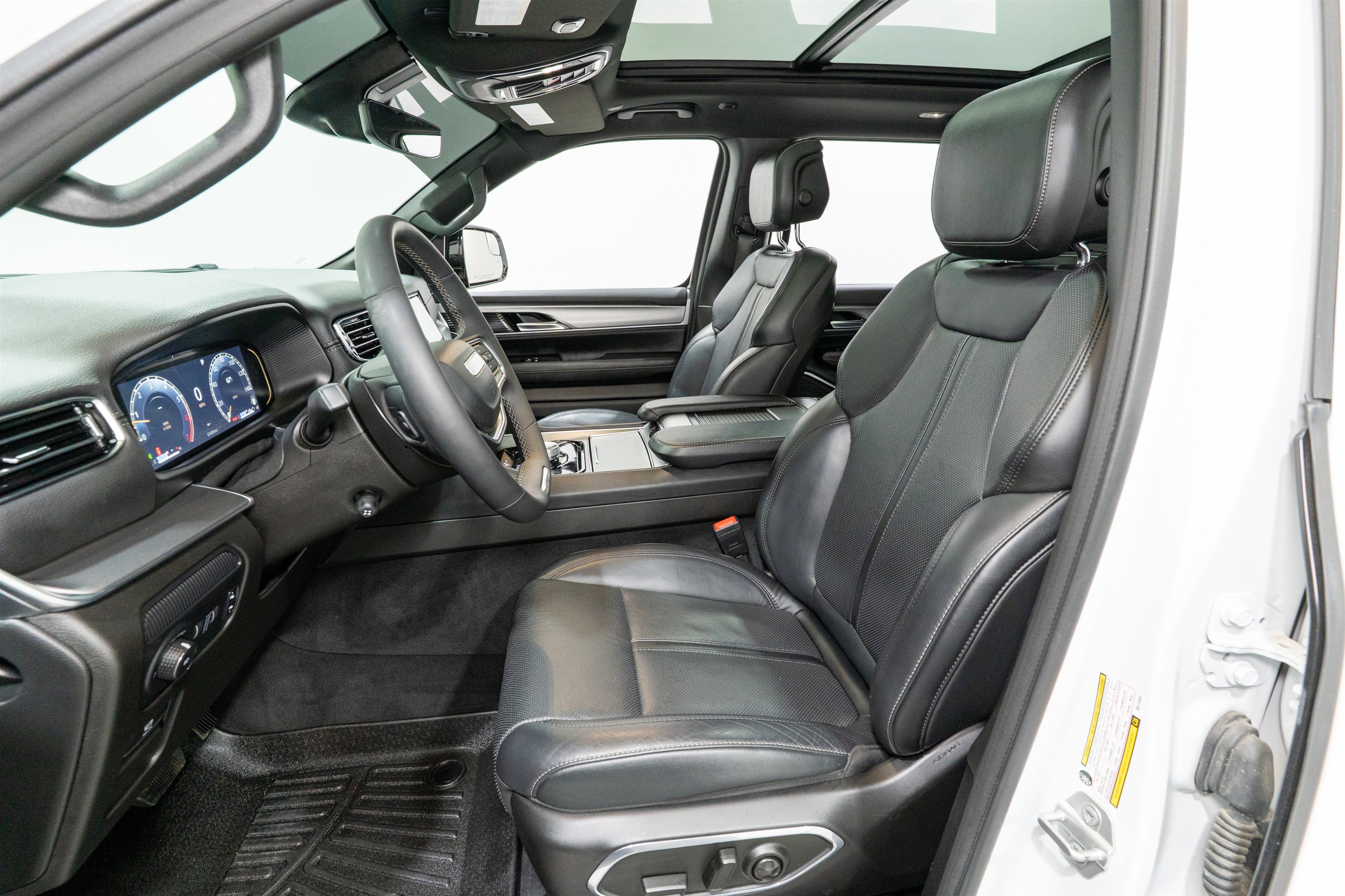 Used 2024 Jeep Wagoneer Series II AWD/4WD image 17
