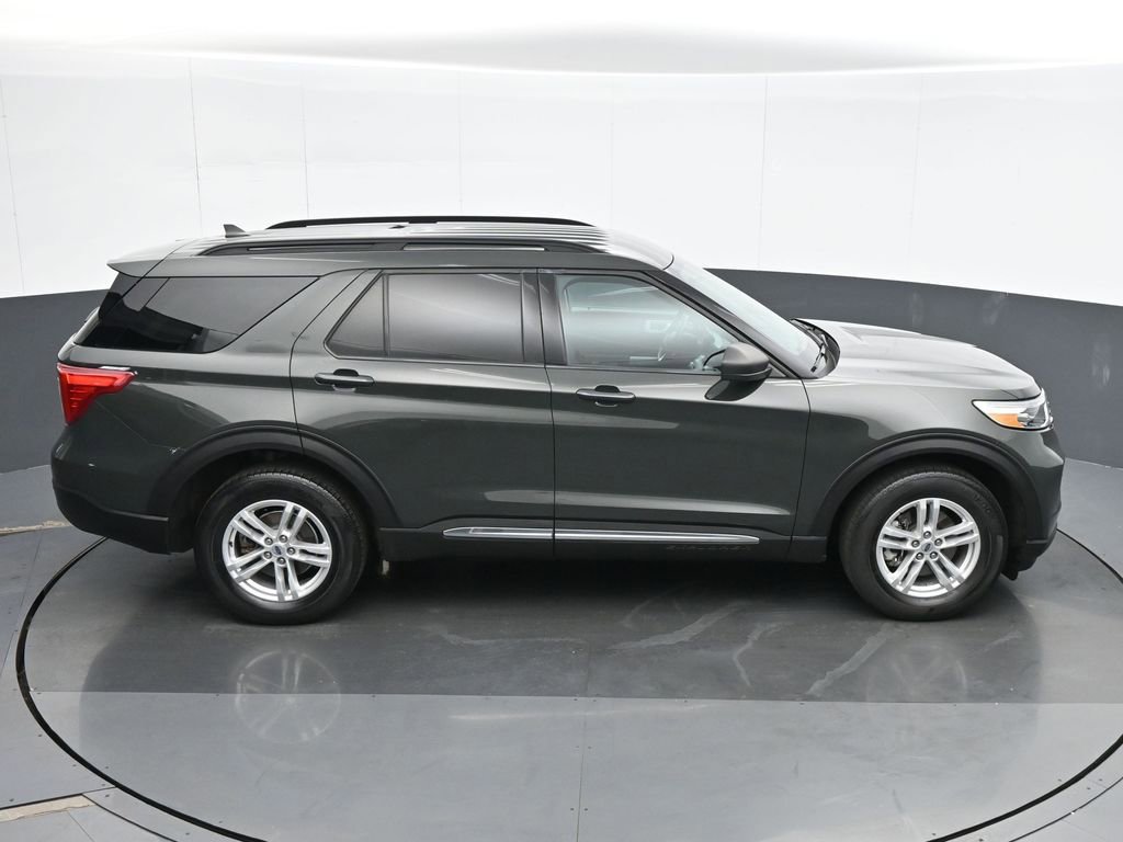 Used 2023 Ford Explorer XLT AWD/4WD image 23