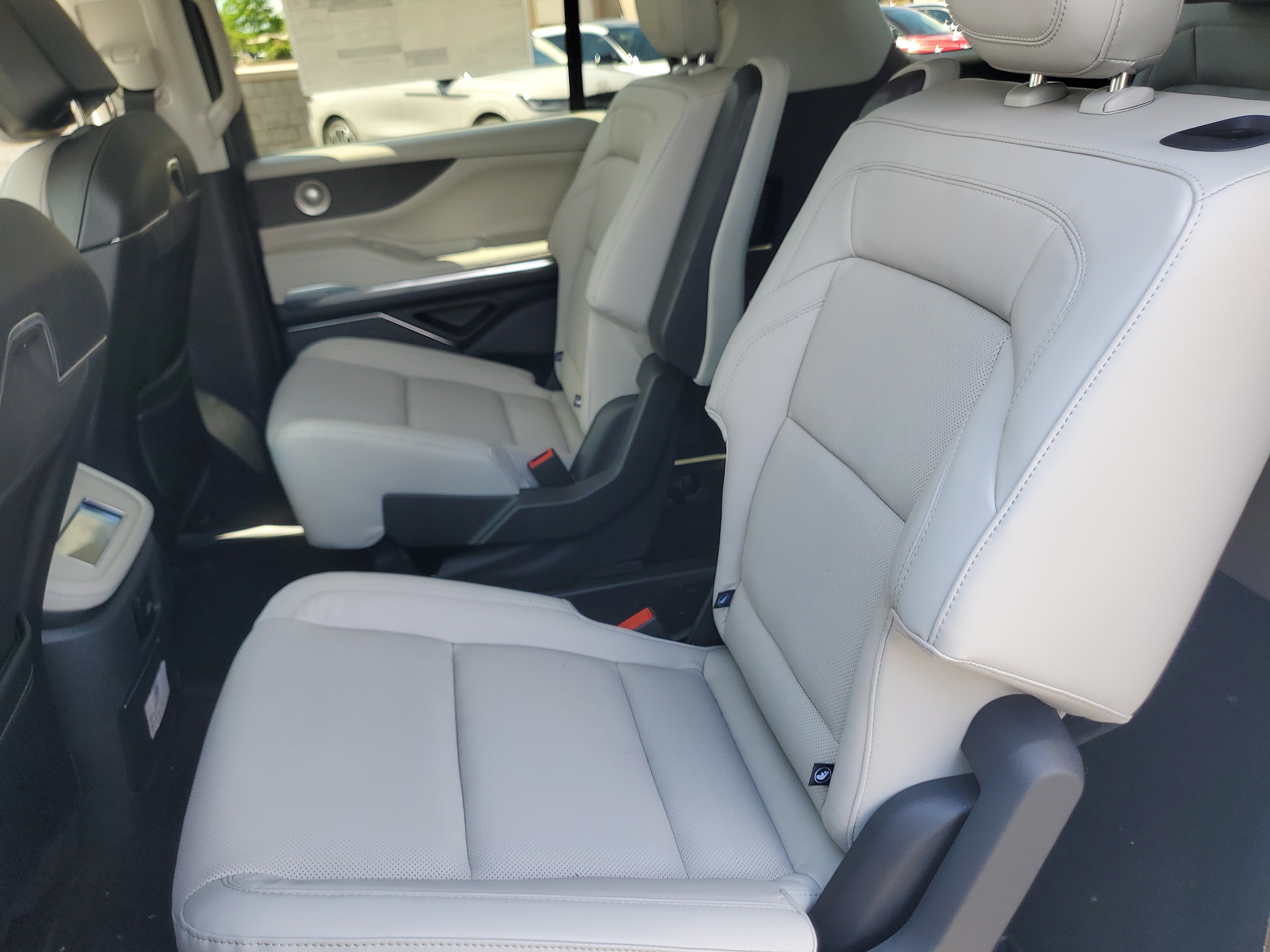New 2026 Lincoln Navigator L Reserve w/ Jet Appearance Package AWD/4WD image 30