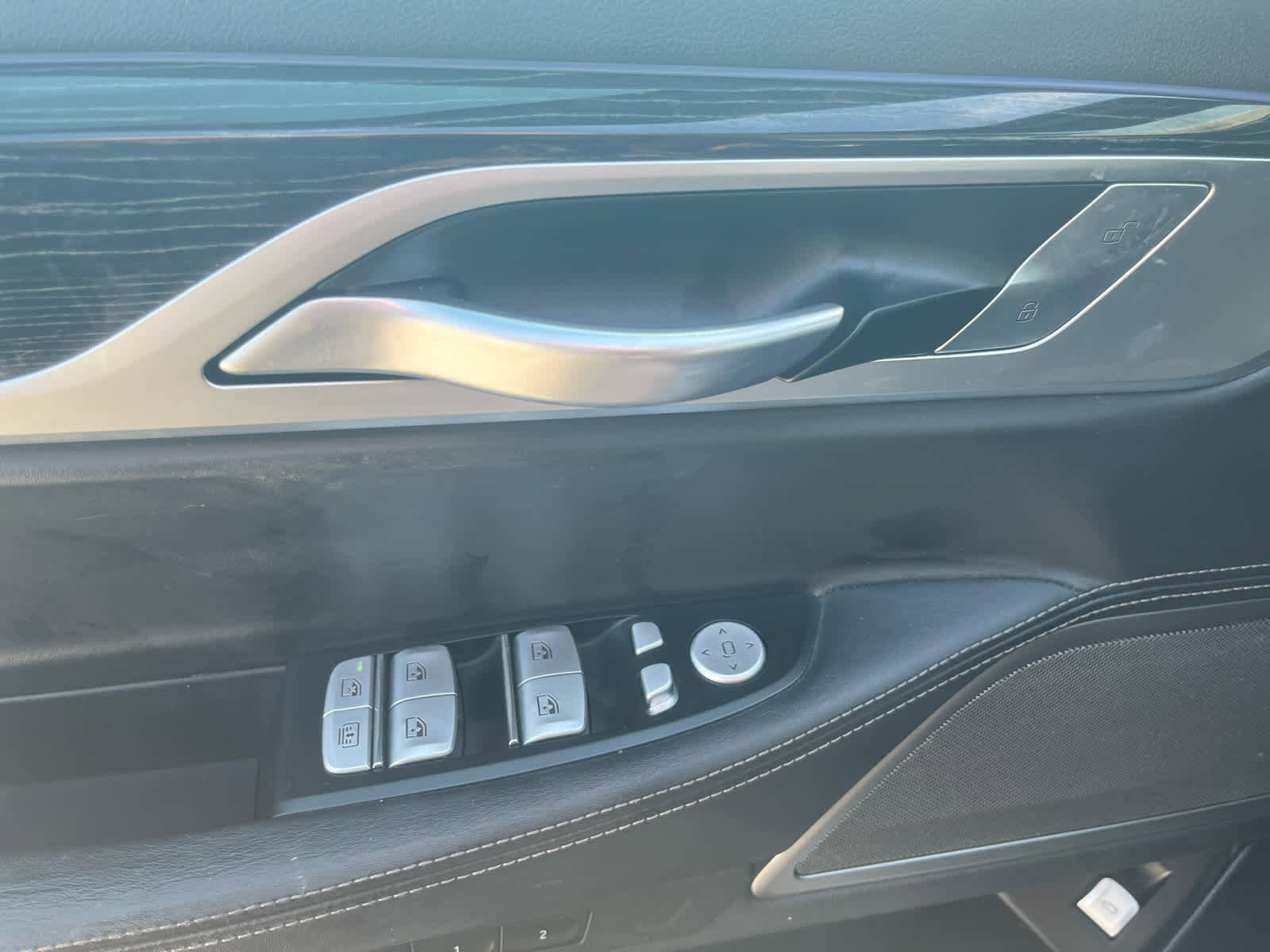 Used 2019 BMW 750i xDrive w/ M Sport Package AWD/4WD image 31
