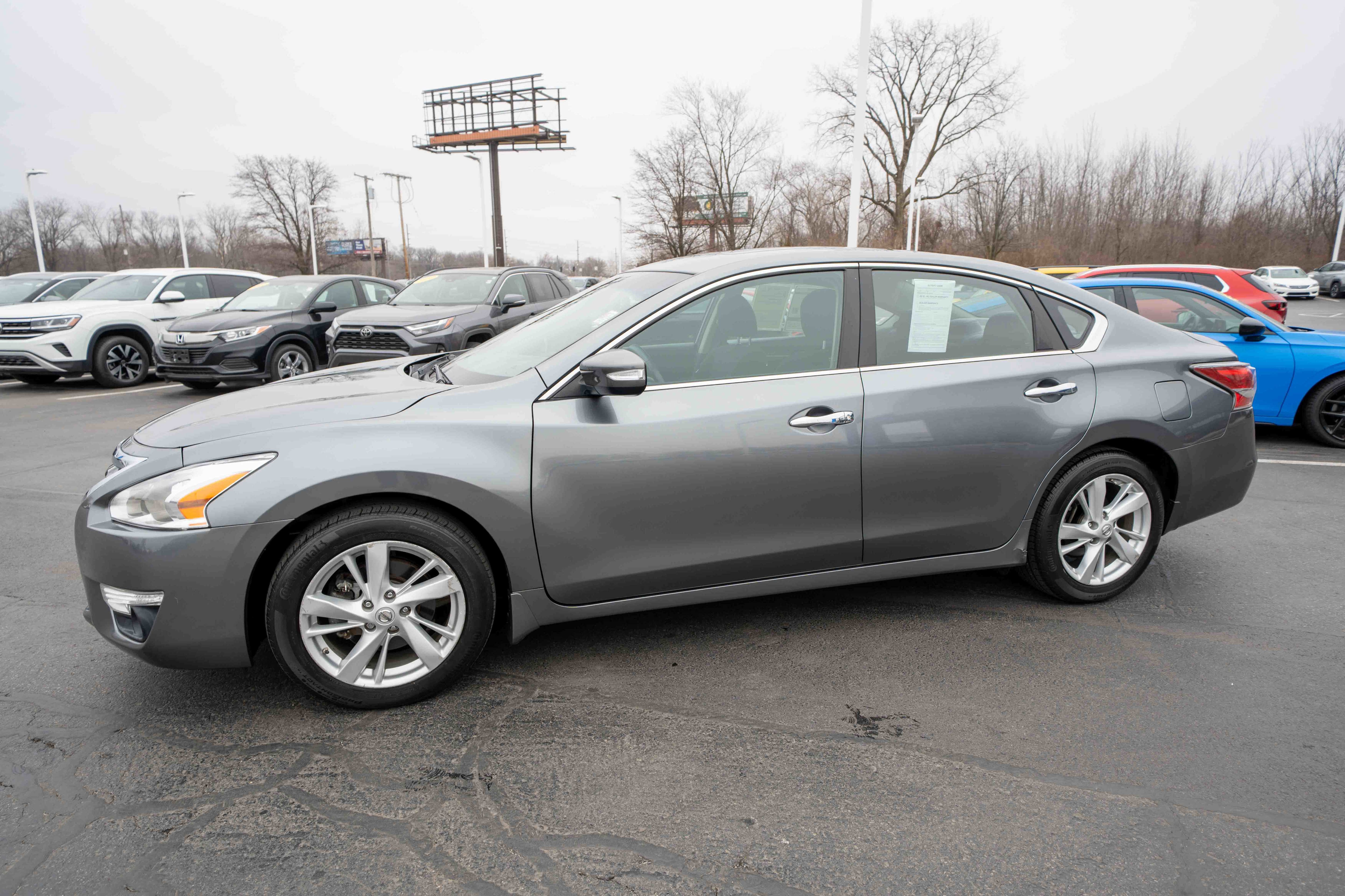 Used 2015 Nissan Altima 2.5 SV w/ Convenience Package image 3