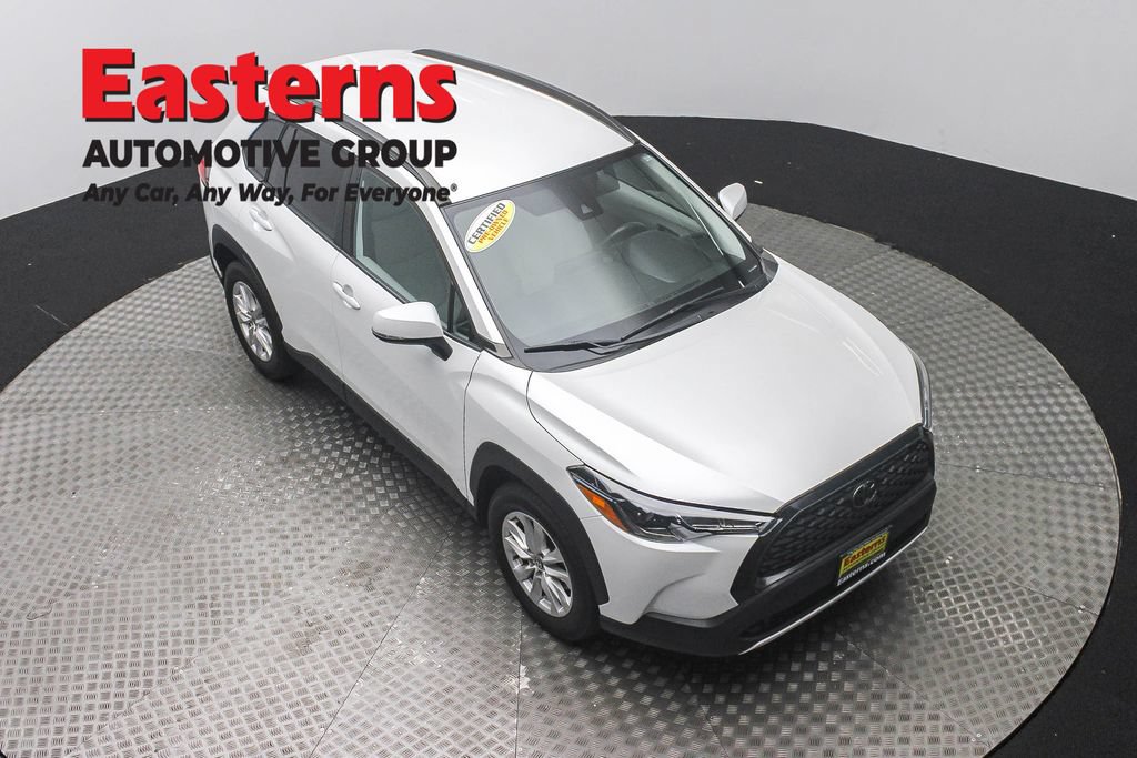 Used 2022 Toyota Corolla Cross LE FWD image 3