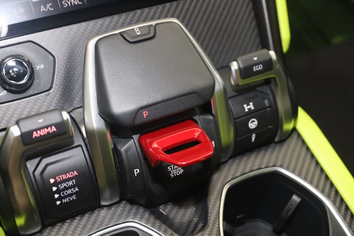 Used 2022 Lamborghini Urus AWD/4WD image 7