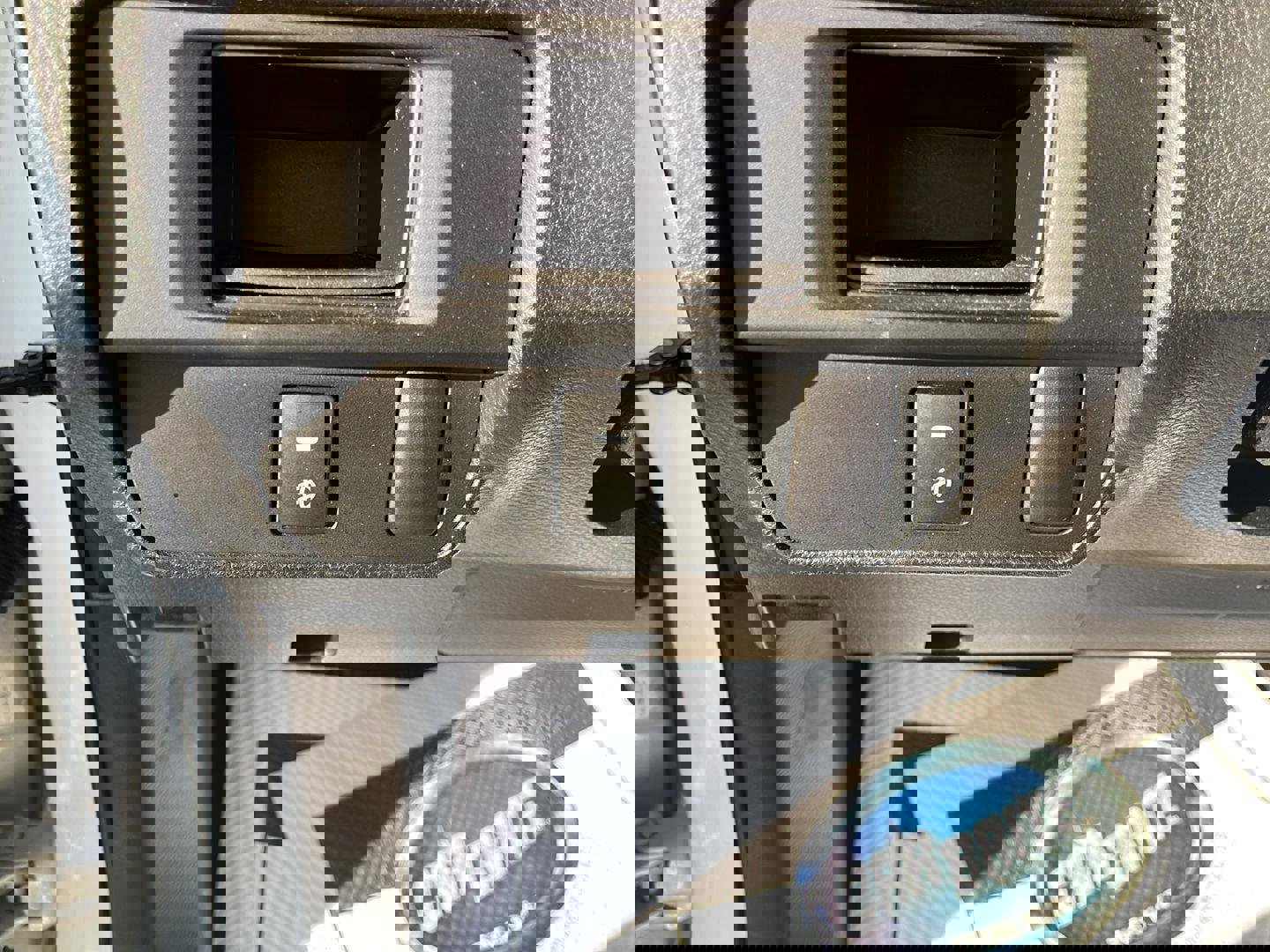 Used 2017 Toyota Tacoma SR image 11