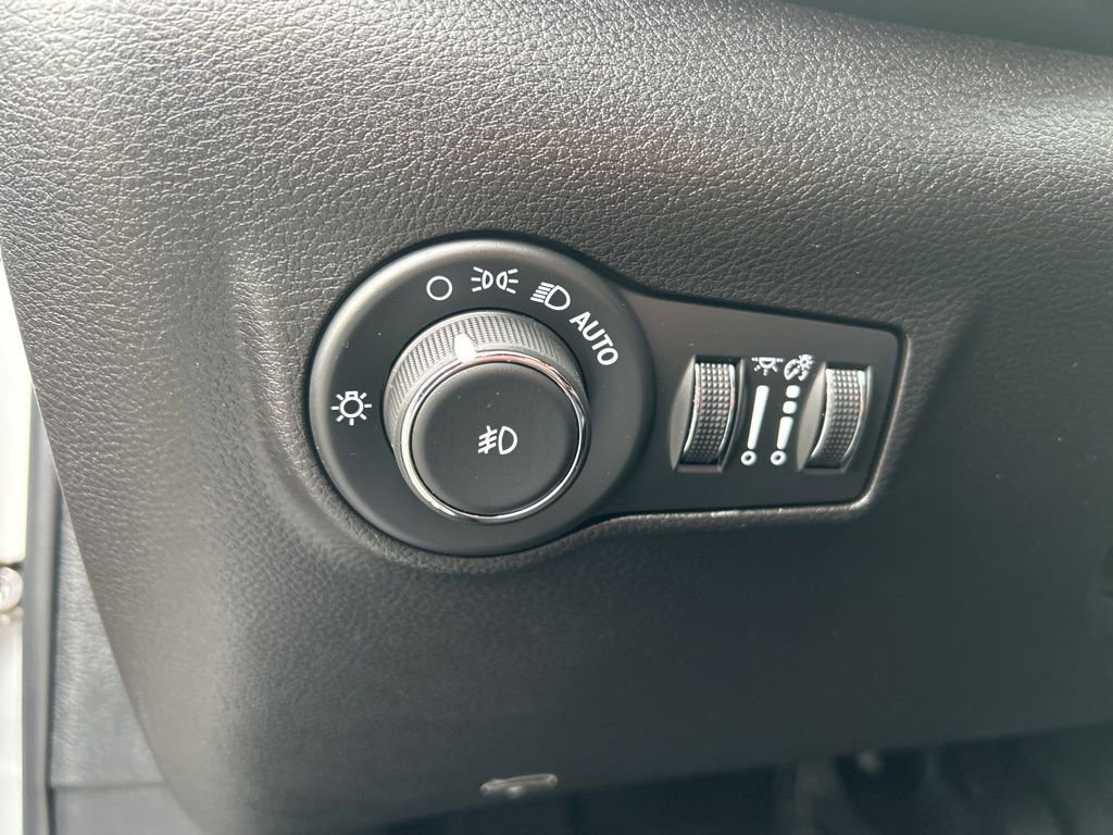 Used 2024 Jeep Compass Limited w/ Elite Group AWD/4WD image 15