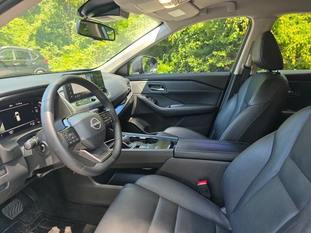 Used 2023 Nissan Rogue SV w/ SV Premium B Package FWD image 6