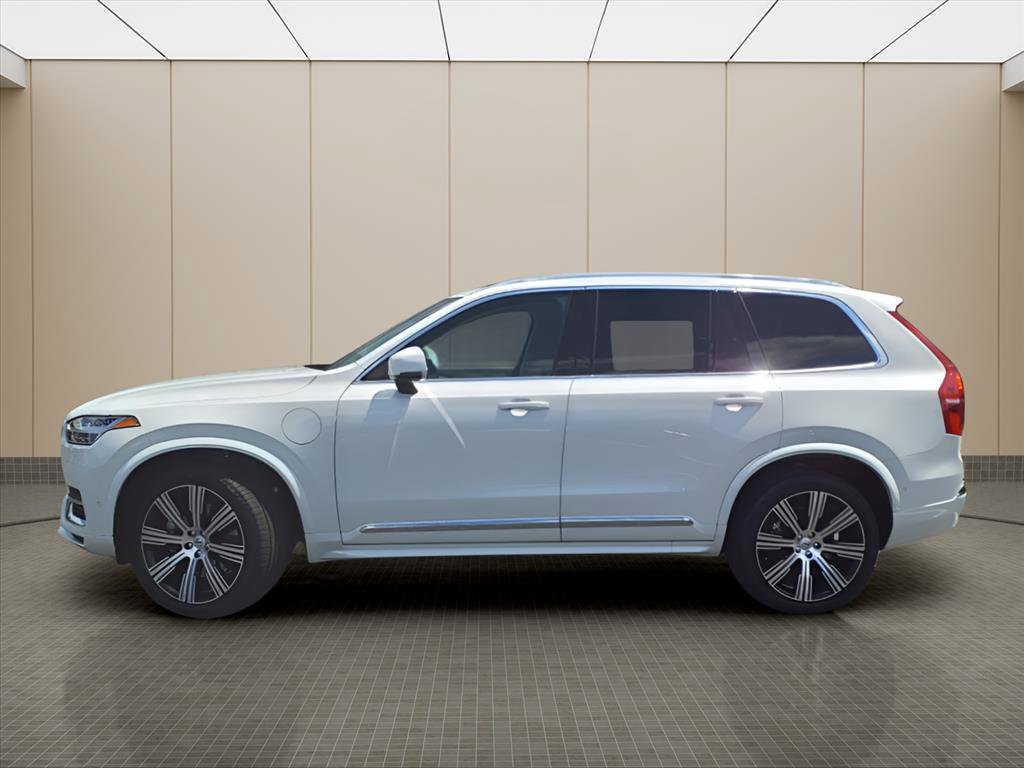 Used 2025 Volvo XC90 T8 Plus w/ Protection Package image 3
