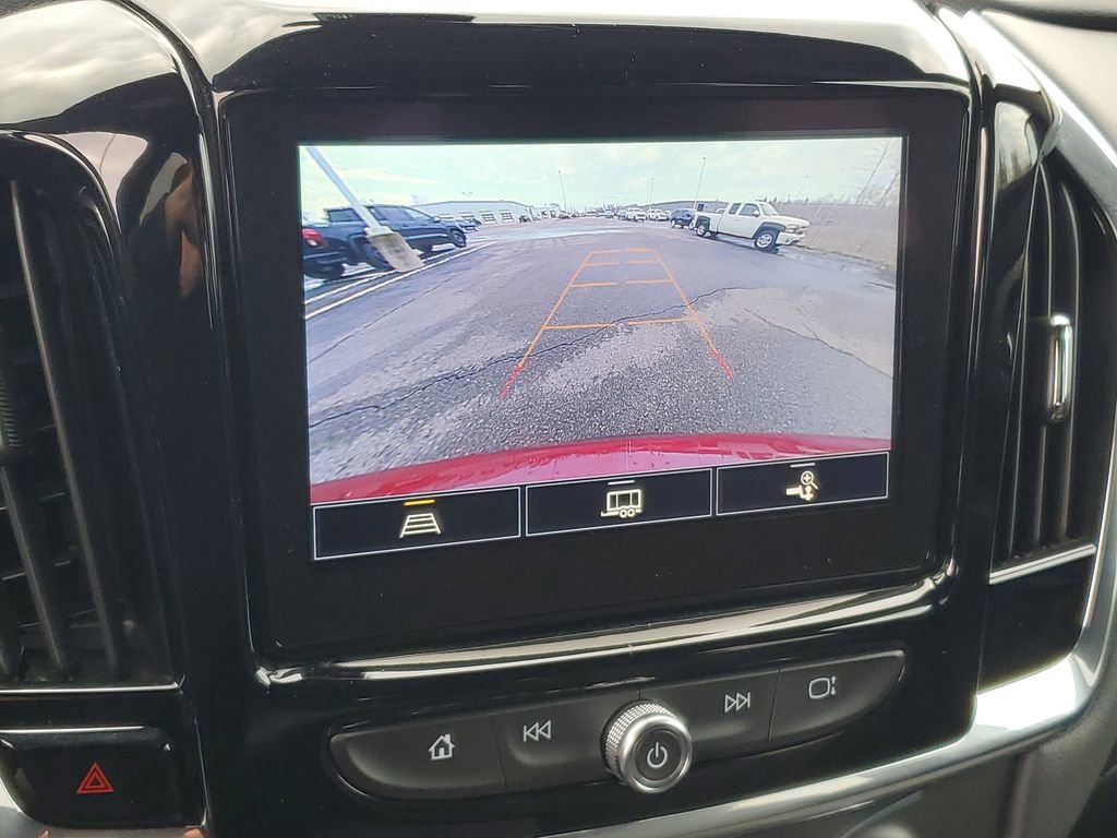 Used 2023 Chevrolet Traverse LT image 18