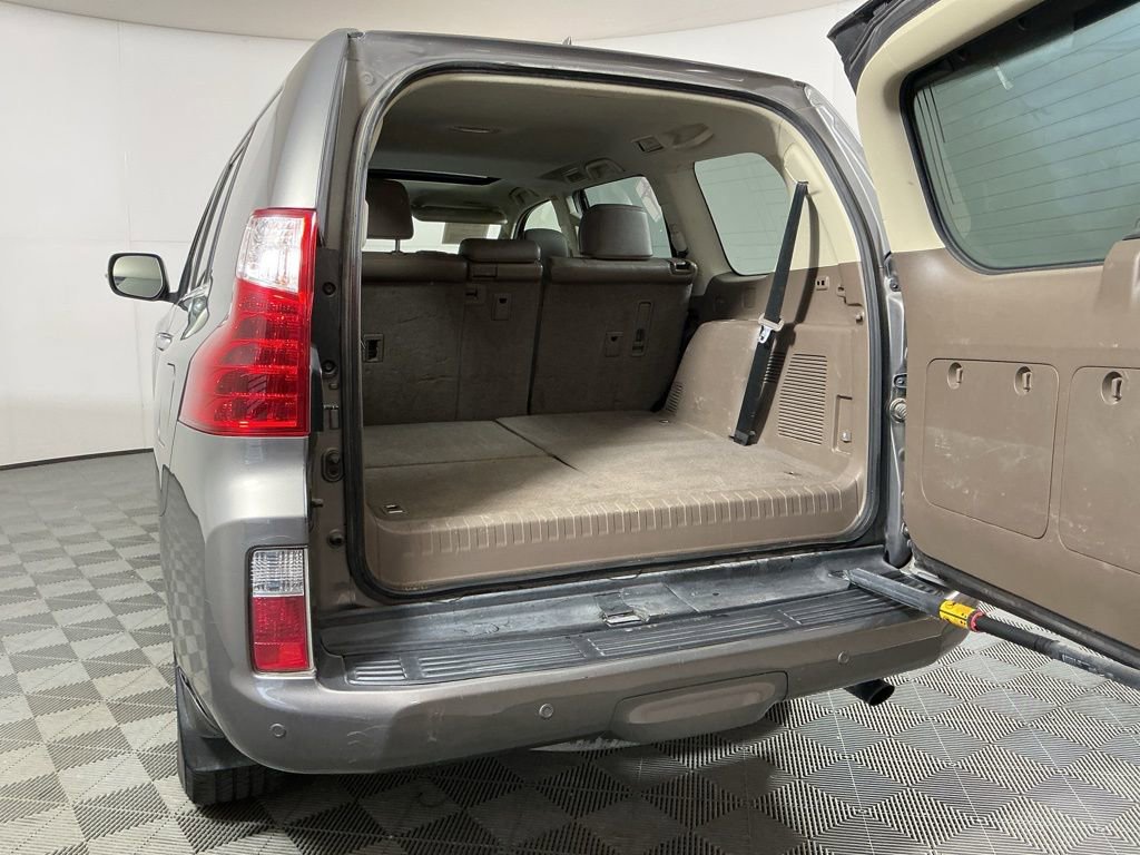 Used 2013 Lexus GX 460 image 28