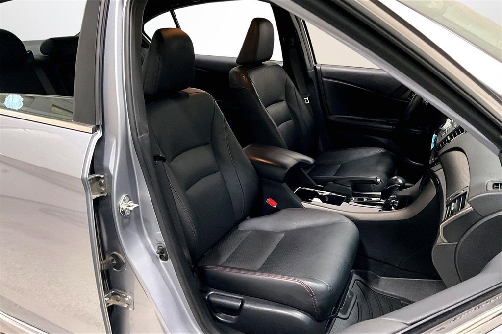 Used 2017 Honda Accord Sport Special Edition image 28