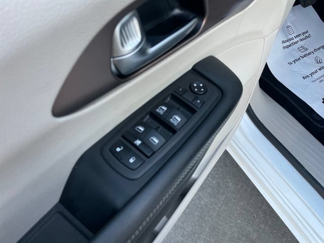 Used 2023 Chrysler Voyager LX FWD image 12