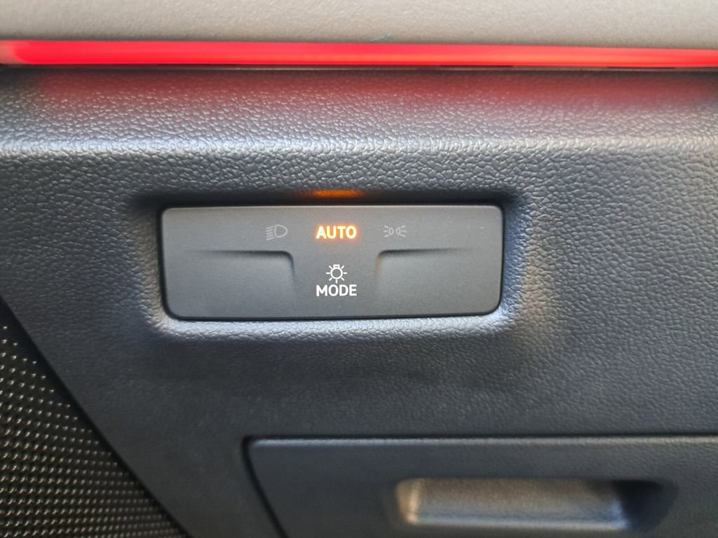 New 2026 Volkswagen Tiguan SE R-Line image 16