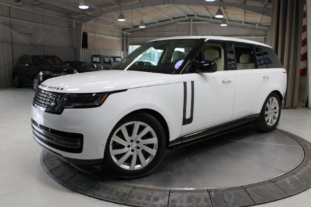 Used 2024 Land Rover Range Rover Long Wheelbase SE AWD/4WD image 4