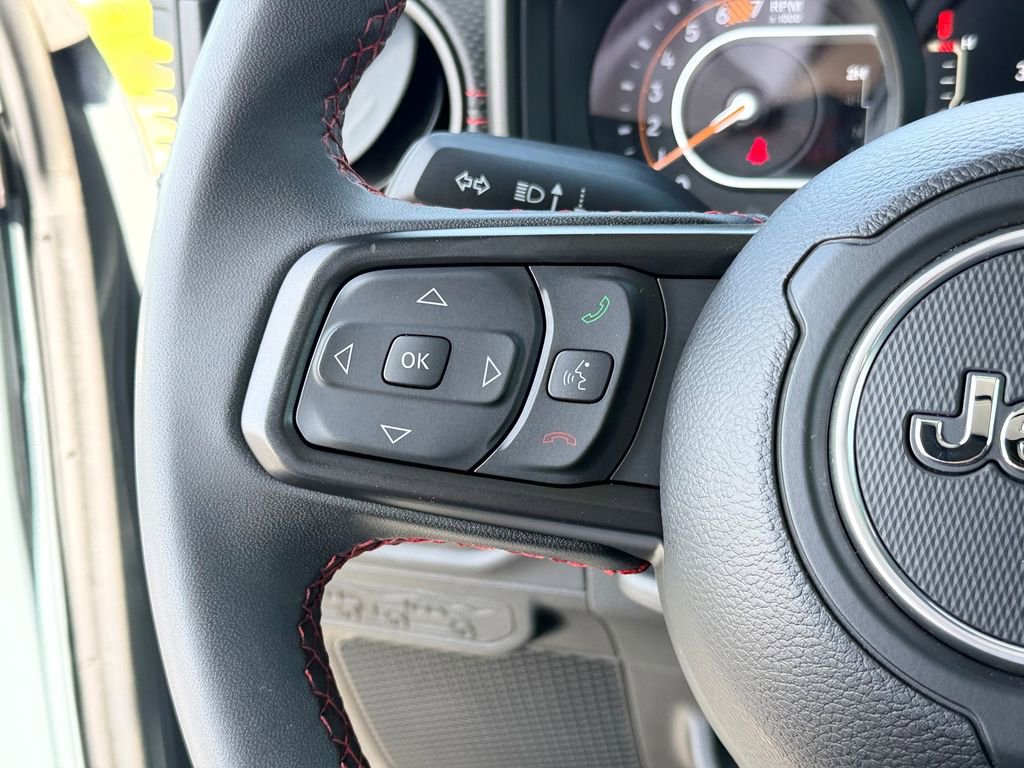 Used 2024 Jeep Wrangler Unlimited Rubicon image 25