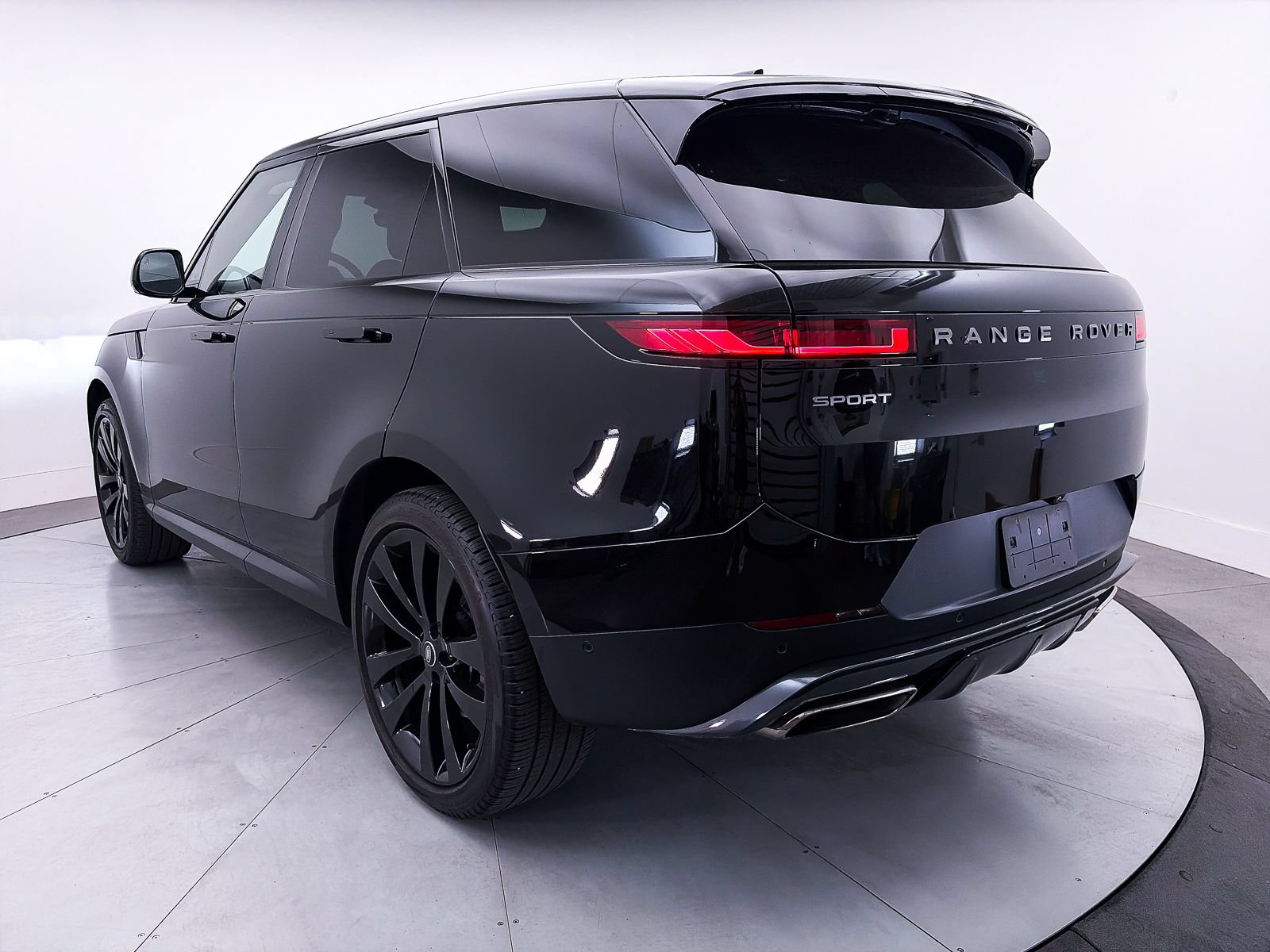 Used 2024 Land Rover Range Rover Sport SE AWD/4WD image 15