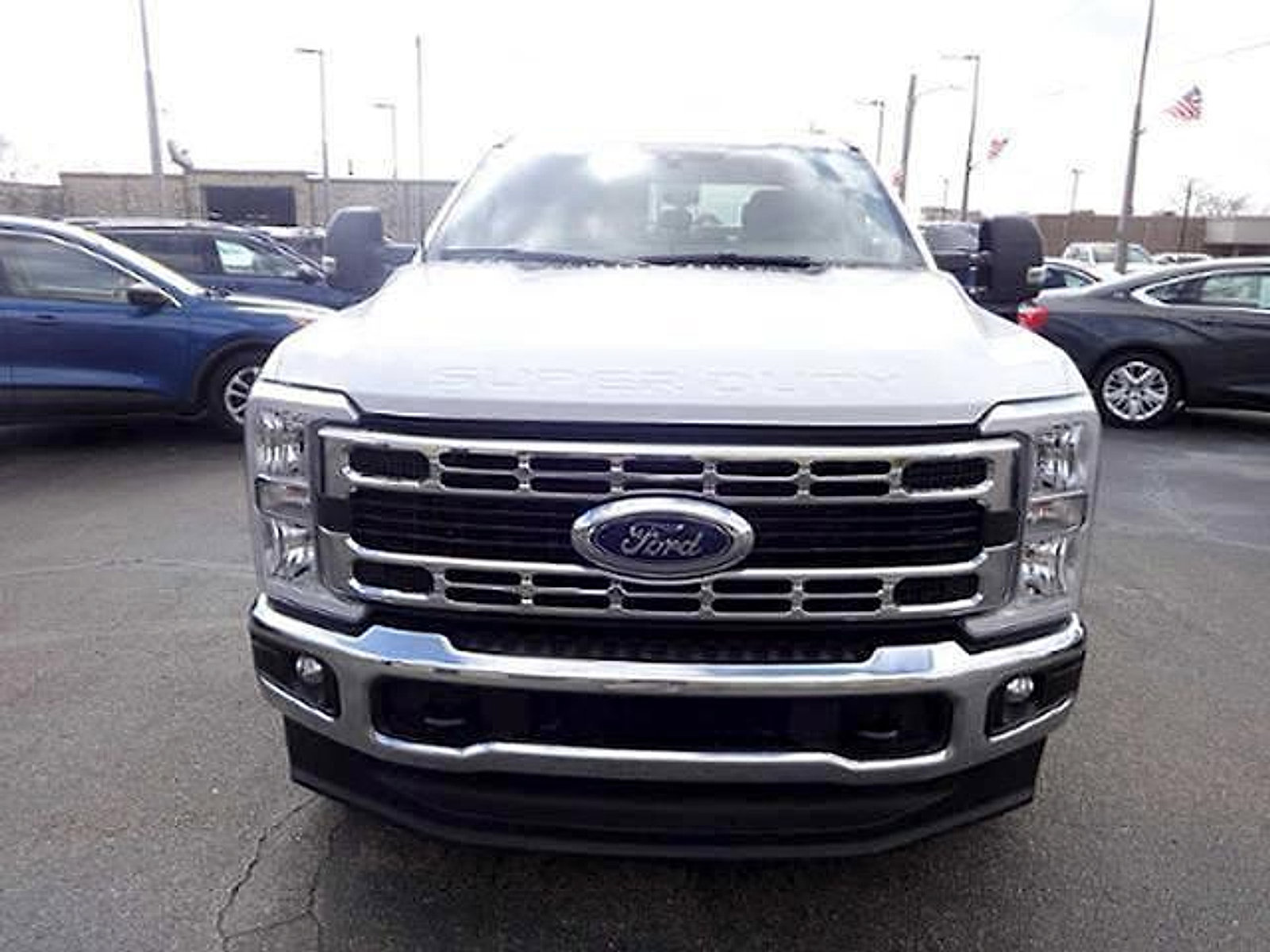 Used 2025 Ford F350 XLT image 2