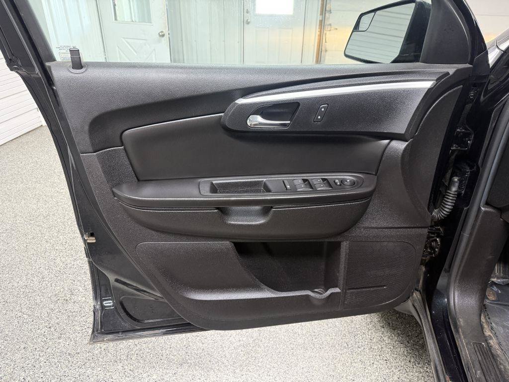 Used 2011 Chevrolet Traverse LT w/ Personal Connectivity Package FWD image 19